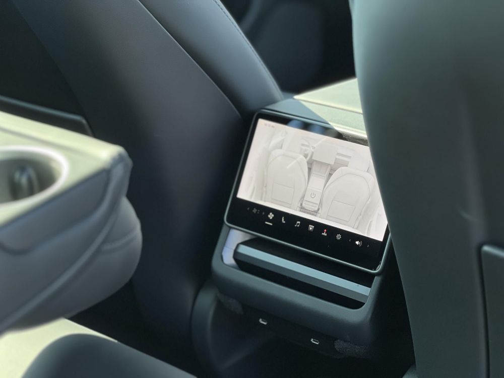 TESLA MODEL 3 Long Range AWD (Automata) HIGHLAND 26e km. hőszivattyű. gyári garancia 2032-ig!