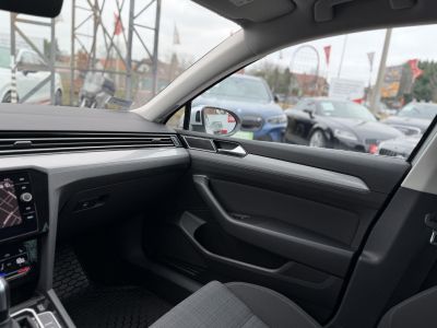 VOLKSWAGEN PASSAT Variant 2.0 TDI SCR Business DSG Szervizelt el.2t vonóhorog vez.ülés masszírozás