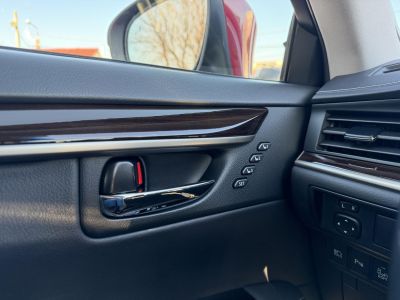 LEXUS ES 300H 112e km. Fakormány. ülésszellőzés. kormányfűtés. kamera. roló!