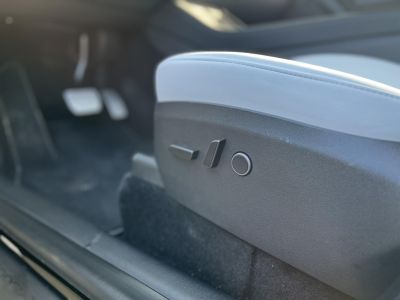 TESLA MODEL Y Performance AWD (Automata) 80e km. Fehér belső. FSD. AMD Ryzen. 2 gumigarnitúra. Garanciális!