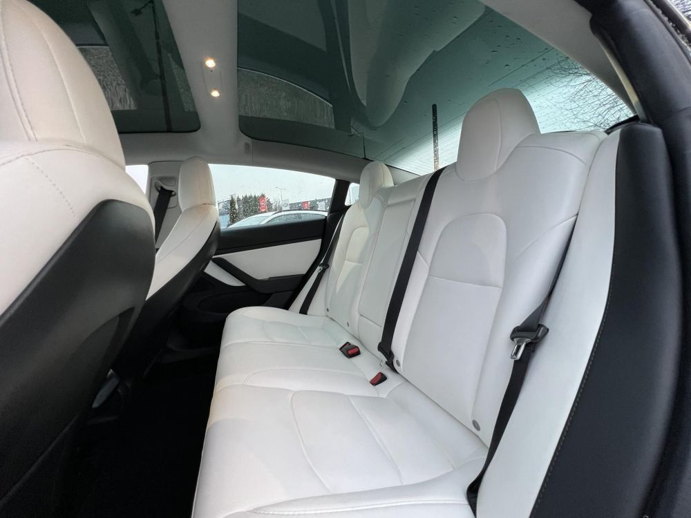 TESLA MODEL 3 Long Range AWD (Automata) 84e km. MAGYAR RENDSZÁMOS. GARANCIÁLIS. FEHÉR BELSŐ!