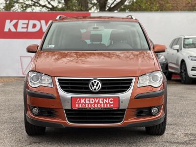 VOLKSWAGEN TOURAN Cross1.4 TSi 7 személyes Highline Bőr belső. Tempomat Vonóhorog Szervízel!t