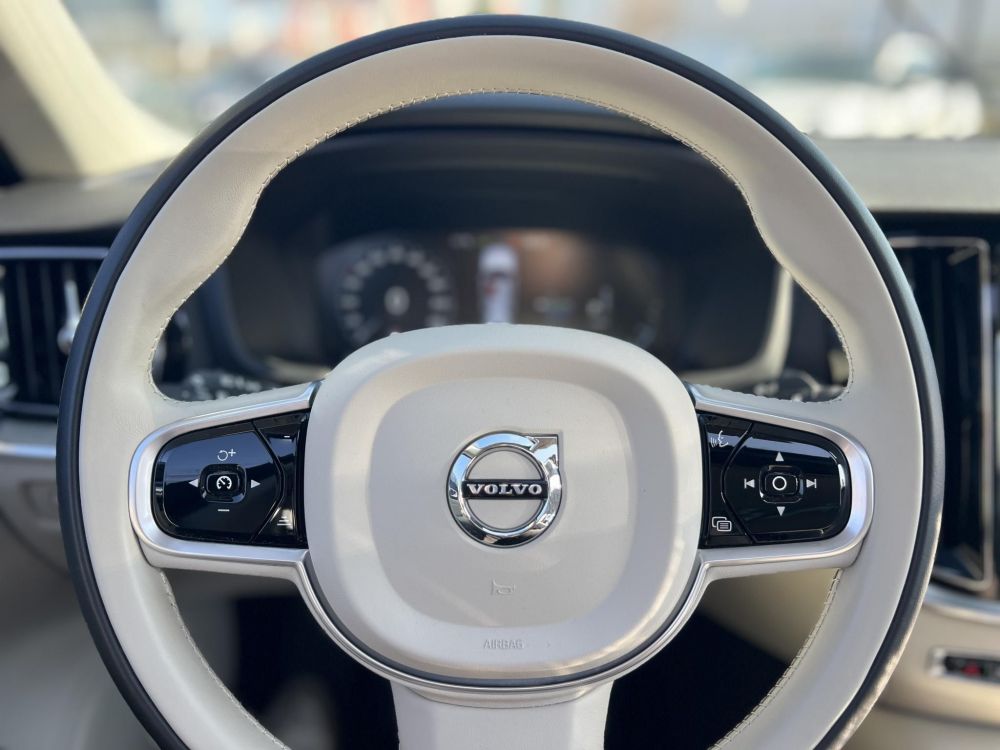 VOLVO S60 2.0 [T8] Recharge Inscription AWD Geartronic 27e km. M.o.-i. garanciális. márkaszervizelt. harman/kardon. ZÖLD rendszám!