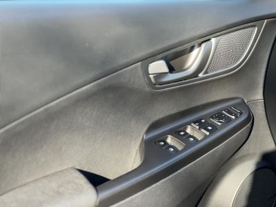 HYUNDAI KONA EV 64kWh Premium 124e km. 400+ hatótáv. napfénytető. Kitünő állapot!