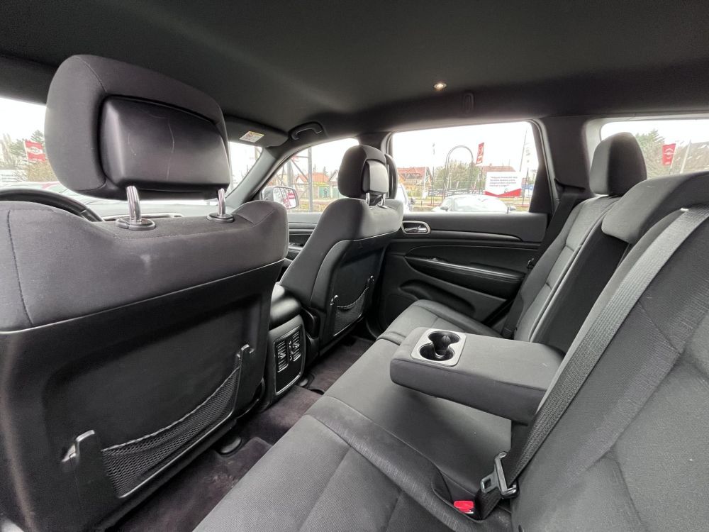 JEEP GRAND CHEROKEE 3.0 V6 CRD Laredo (Automata) 4X4. felező váltó. digitális klíma. tetőcsomagtartó