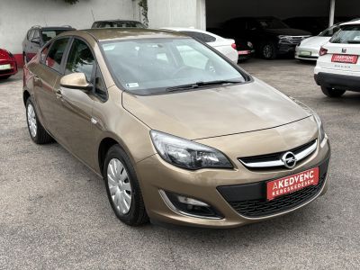 OPEL ASTRA J 1.4 T Selection M.o.-i. Klíma Tempomat Bluetooth