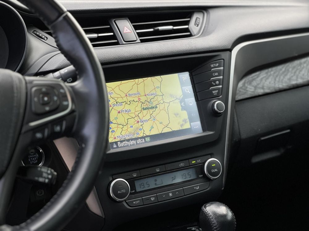 TOYOTA AVENSIS Touring Sports 2.0 Executive CVT Magyarországi. Magasan felszerelt. Rendszeresen karbantartott!