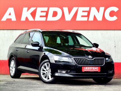 SKODA SUPERB Combi 2.0 TDi SCR Style LED Navi Tempomat Kamera Memória Ülésfűtés Bőr Vonóhorog Carplay