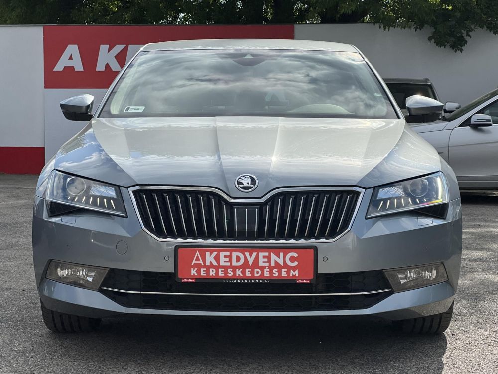 SKODA SUPERB 2.0 TDI SCR L&K DSG Vaj bőrbelső. tolatókamera. adaptív futómű. teljes szerviztörténet!
