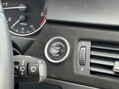 BMW 320d xDrive Touring (Automata) Bordó bőr belső.153e km. M.o.-i. frissen szervizelt! panoráma tető ülésfűtés