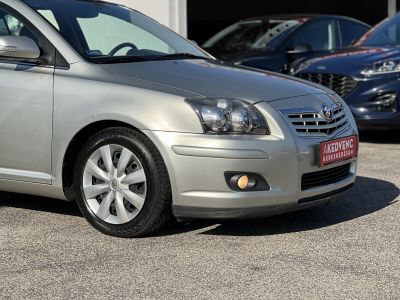 TOYOTA AVENSIS 1.8 Sol 133e km. ülésfűtés. digitklíma. vonóhorog. 2 gyári kulcs!