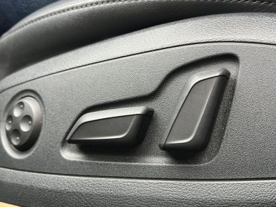 AUDI A4 Avant 3.0 TDI Sport quattro Tiptronic ic S-line LED Virtual Cockpit Távtartó Memória Kamera Vonóhorog Szervizelt!