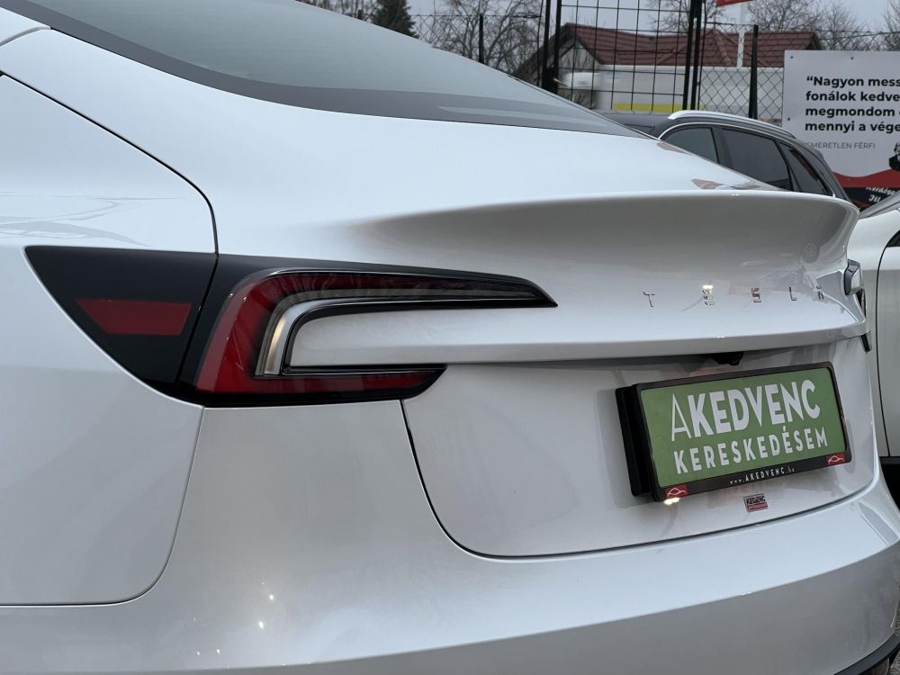 TESLA MODEL 3 RWD Premium (Automata) Kifogástalan. újszerű állapotban. 500km WLTP