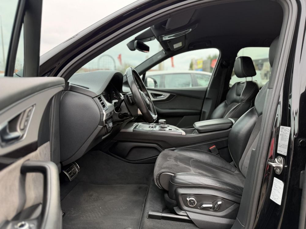 AUDI Q7 3.0 V6 TDI quattro Tiptronic ic [7 személy] S-line M.o.-i. BOSE. virtual cockpit. kamera. keyless. holttér