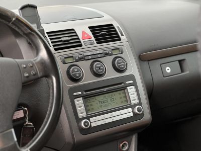 VOLKSWAGEN TOURAN Cross1.4 TSi 7 személyes Highline Bőr belső. Tempomat Vonóhorog Szervízel!t