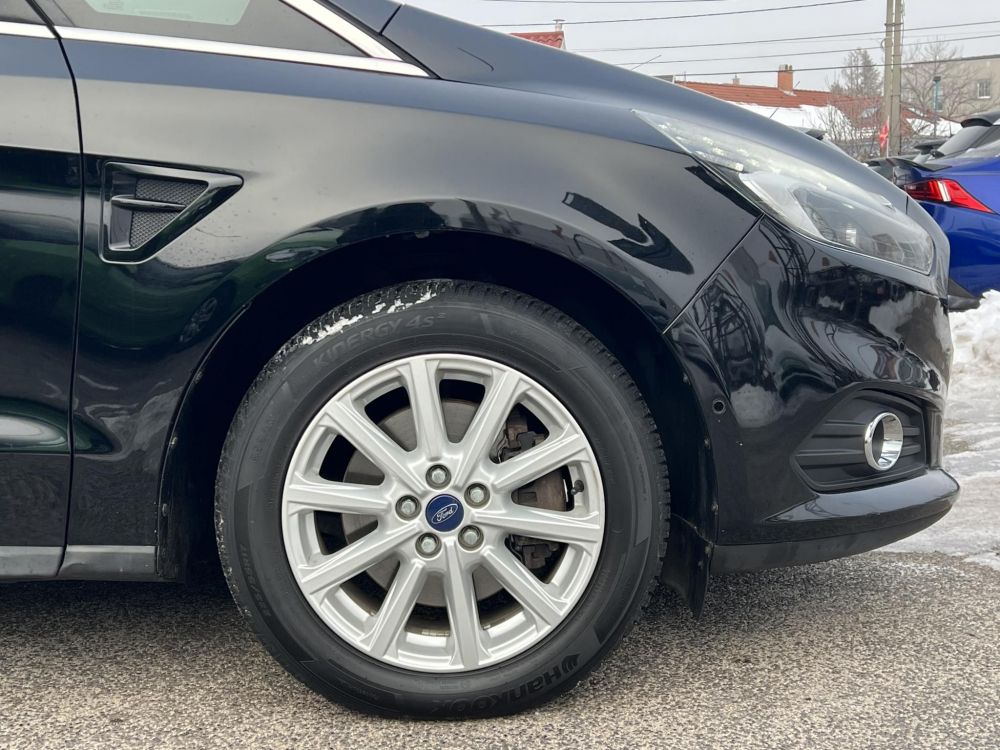 FORD S-MAX 2.0 TDCi Titanium Powershift Tiptronic 5 személyes Tempomat Klíma Vonóhorog F1 váltó!