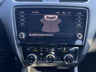 SKODA OCTAVIA Combi 1.6 CR TDI Style M.o.-i. 1.tul. Tempomat Ülésfűtés Tolatóradar Carplay Téli-nyári kerék!