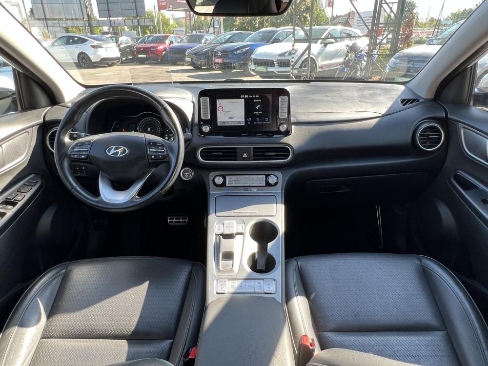 HYUNDAI KONA EV 64kWh Premium Magas felszereltség. megkímélt állapot!