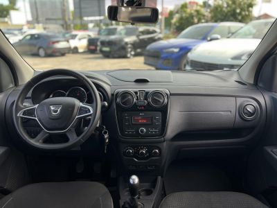 DACIA LODGY 1.6 SCe Ambiance (7 személyes ) Magyarországi. Gyári fényezés. Végig vezetett szervizkönyv!