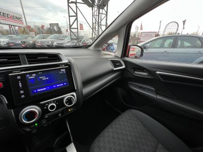 HONDA JAZZ 1.3 Trend 46e km. Ülésfűtés Parkradar Bluetooth Tükörbehajtás