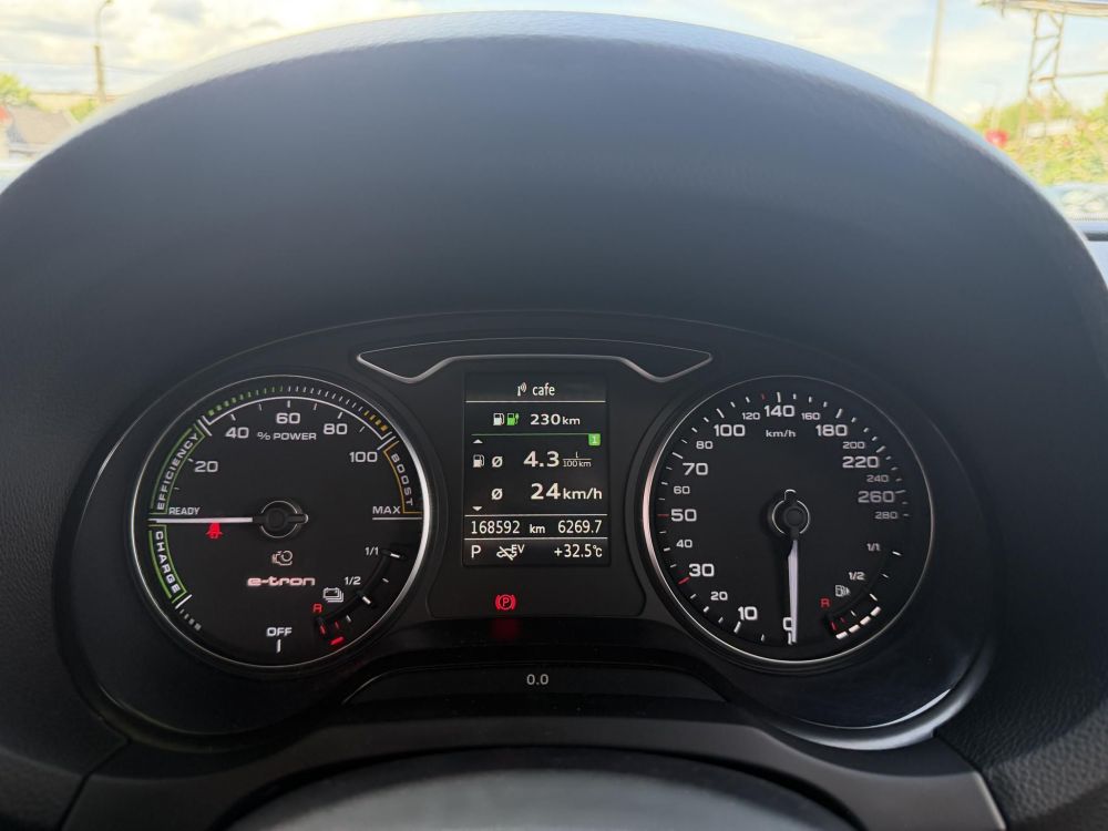 AUDI A3 Sportback 1.4 TFSI Ambiente S-tronic e-tron Bang and Olufsen. panoráma tető. 40km elektromos hatótáv. vezérlés cserélve!