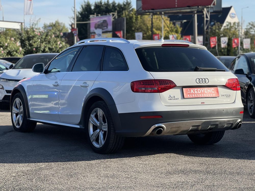 AUDI A4 ALLROAD 3.0 V6 TDI DPF quattro S-tronic Bang & Olufsen. ACC. bi-xenon. barna bőrbelső. téli-nyári kerék szett!