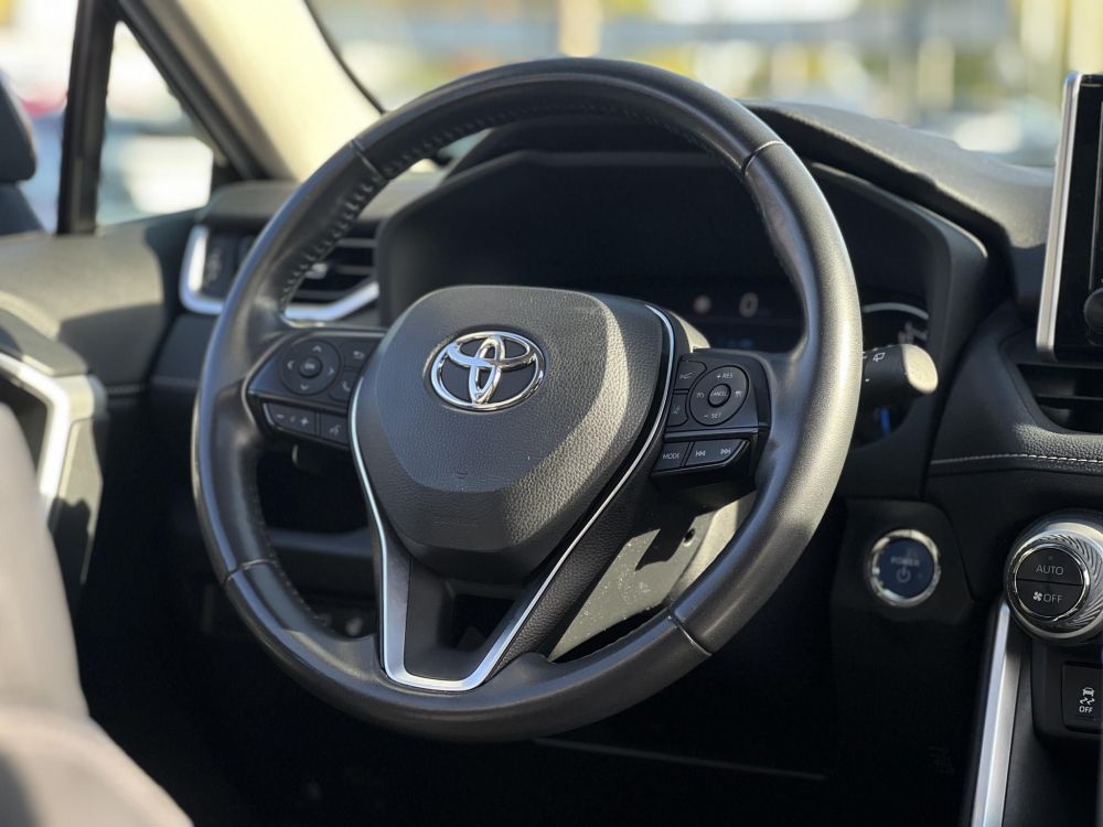 TOYOTA RAV 4 Rav4 2.5 Hybrid Executive AWD e-CVT 71e km. M.o-i. panorámatető. üléshűtés. memória. 360 fokos kamera. CARPLAY!