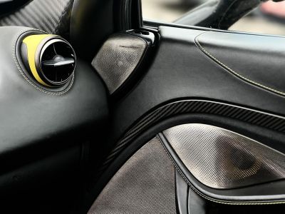 MCLAREN 720S Alcantara belső. carbon pack. Bowers&Wilkins hangrendszer