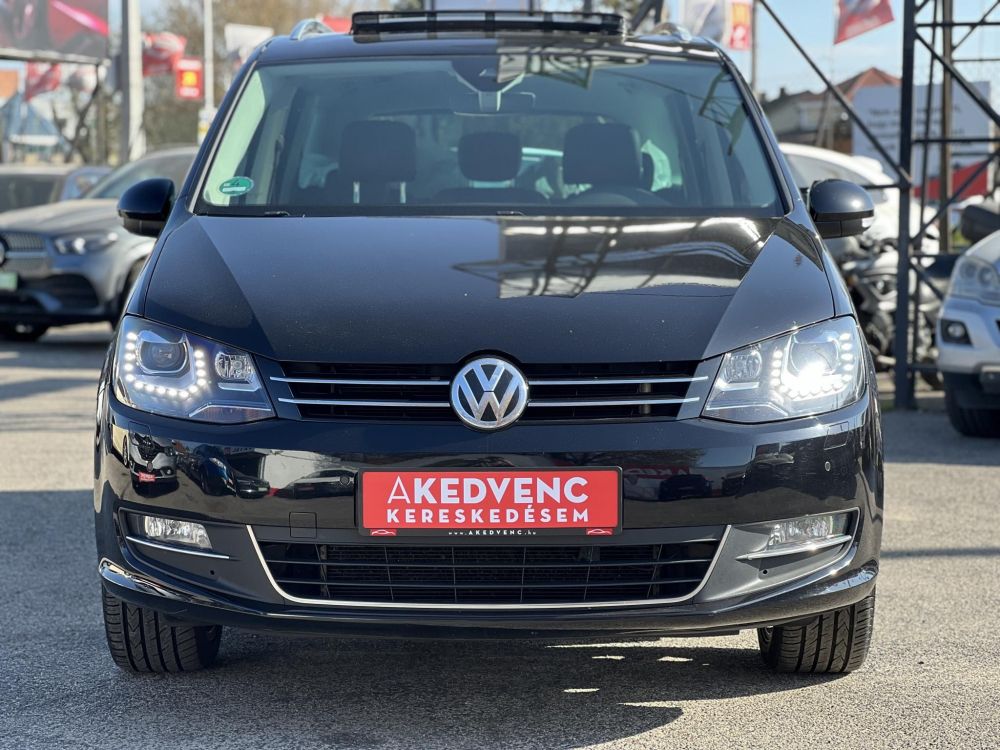 VOLKSWAGEN SHARAN 2.0 TDI BMT SCR Highline DSG [7 személy] Dynaudio. ülésmemória. Carplay. pano. vonóhorog. kamera. stb