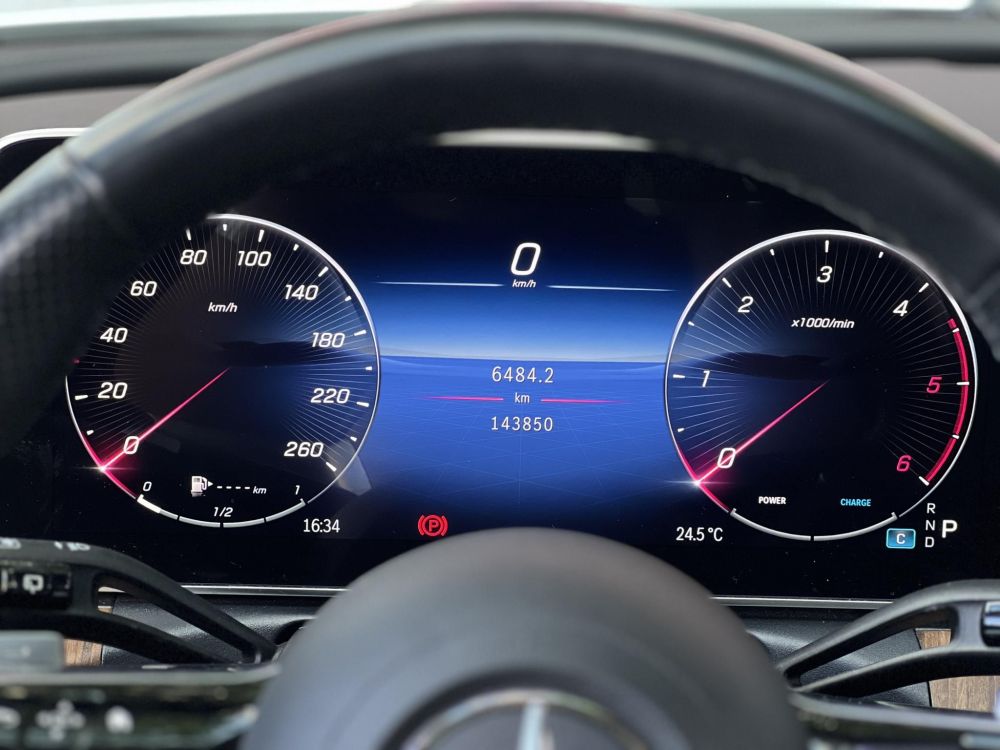 MERCEDES-BENZ C 200 T d 9G-TRONIC Mild hybrid drive AMG csomag! Bőrbelső. kamera. vonóhorog. wireless CARPLAY. stb