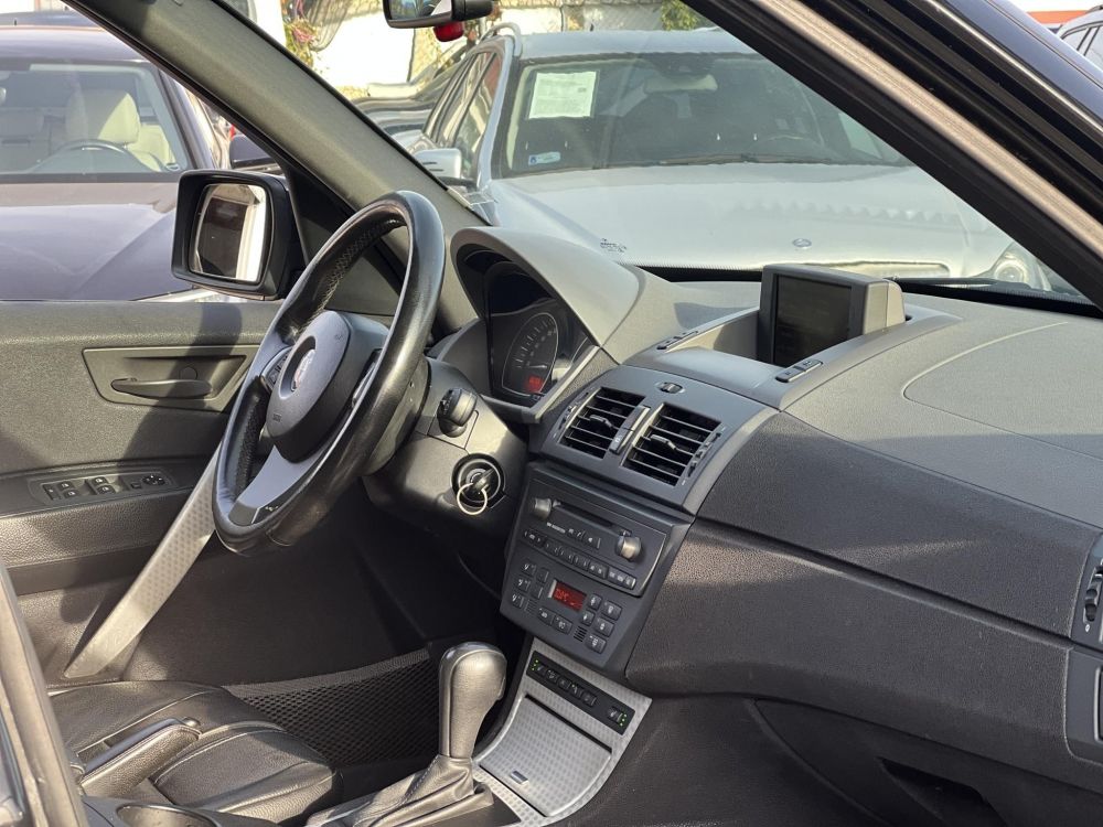 BMW X3 3.0 (Automata) xenon fényszórók. ülésfűtés. lejtmenet. memória. vonóhorog. bőr belső!