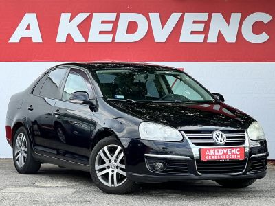 VOLKSWAGEN JETTA 1.6 Comfortline DSG Magyarországi Tolatóradar Navi Tempomat!