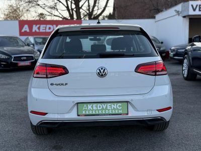 VOLKSWAGEN GOLF VII e-Golf Edition 120e km. 230km hatótáv. 2 töltő kábel. CARPLAY!