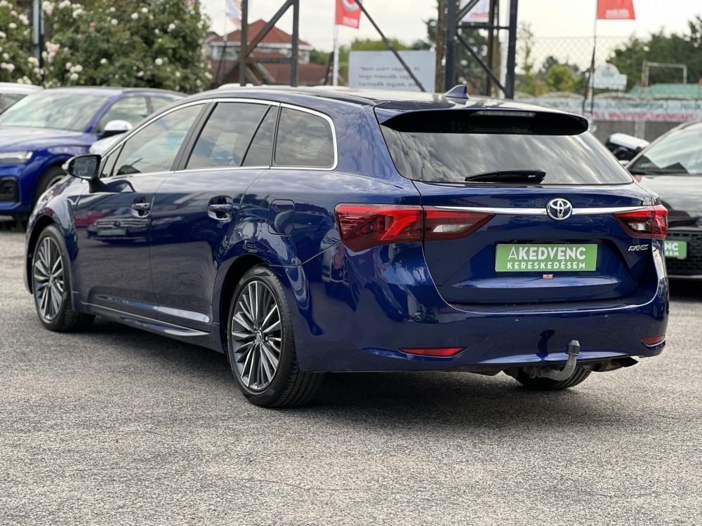 TOYOTA AVENSIS Touring Sports 2.0 Executive CVT Magyarországi. Magasan felszerelt. Rendszeresen karbantartott!