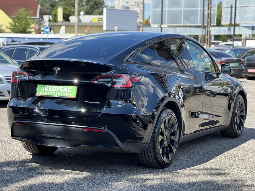 TESLA MODEL Y Long Range AWD (Automata) 109e km. mátrix LED. hőszivattyú. premium hifi. garanciális!