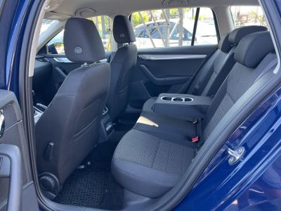 SKODA OCTAVIA Combi 1.4 TSI Ambition 168e km. Tempomat Digitklíma Végig vezetett szervizkönyv!