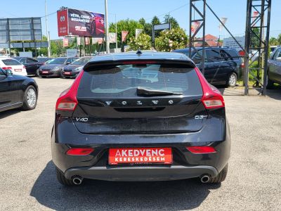 VOLVO V40 2.0 D [D3] Summum Geartronic M.o.-i. Klíma Tempomat Bluetooth 138e km!