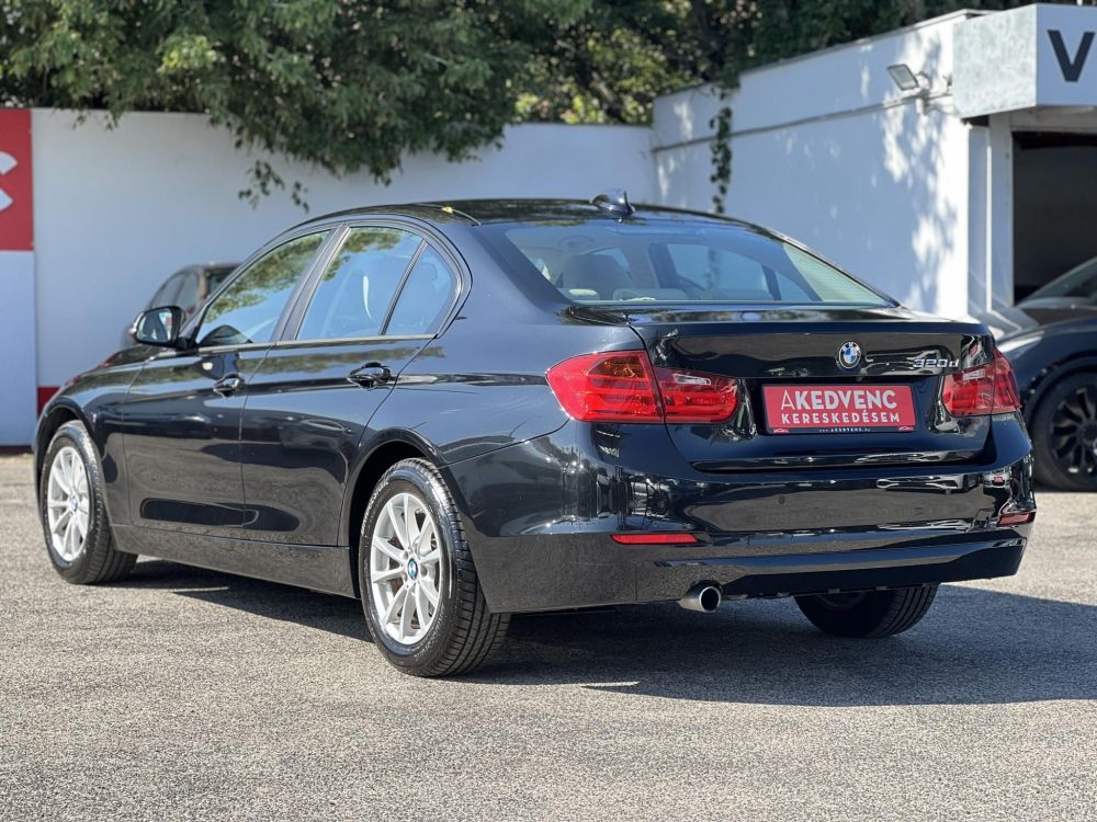 BMW 320d (Automata) M.o.-i. 1.tul. 113e km. márkaszervizelt előélet. téli-nyári kerék szett!
