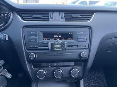 SKODA OCTAVIA Combi 1.4 TSI Ambition 168e km. Tempomat Digitklíma Végig vezetett szervizkönyv!