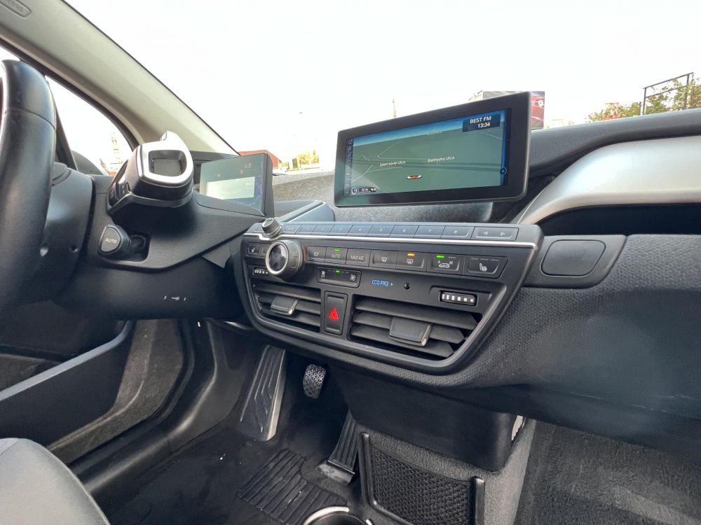 BMW I3 REX (Automata) Loft belső Nagy navi Keylessgo Panorámatető Adaptív tempomat!