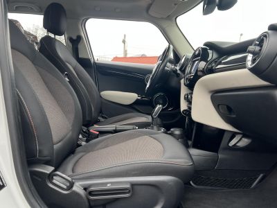 MINI COOPER 1.5 M.o.-i. 1.tul. Klíma Panoráma tető Harman/Kardon Téli/nyári garnitúra!