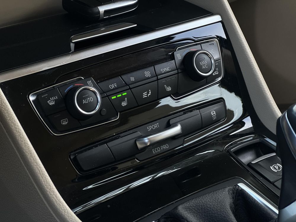 BMW 218i Advantage (Automata) Active Tourer. M.o.-i. vajbőr belső. ülésfűtés. keyless. Wallis szerviz