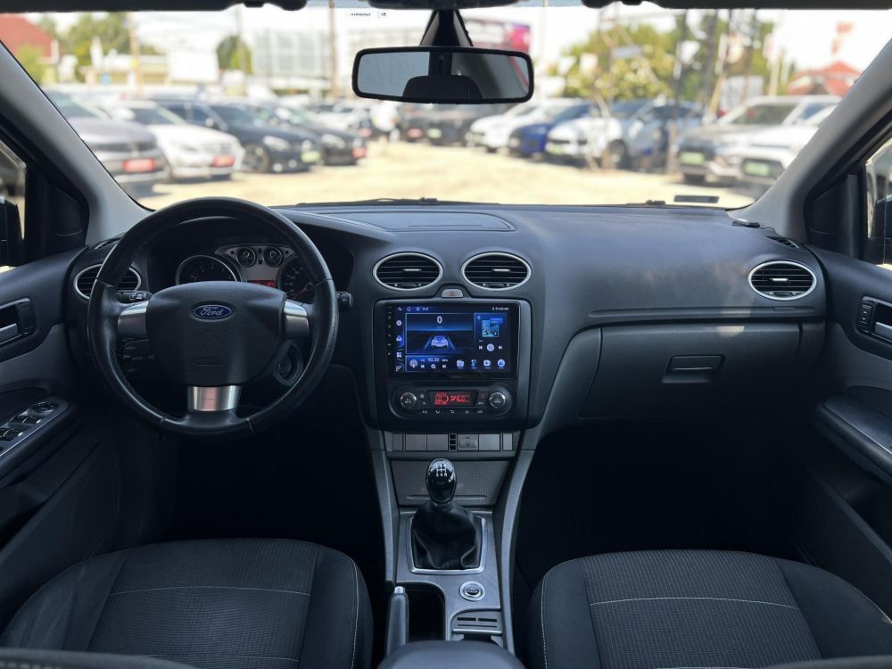 FORD FOCUS 1.6 Ti-VCT Trend Plus Magyarországi. Gyári fényezés. Végig vezetett szervizkönyv. Android!