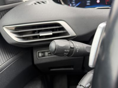 PEUGEOT 3008 1.6 BlueHDi Allure EAT6 Teljes szerviztörténet. Carplay. radar. tempomat. 8 gumi