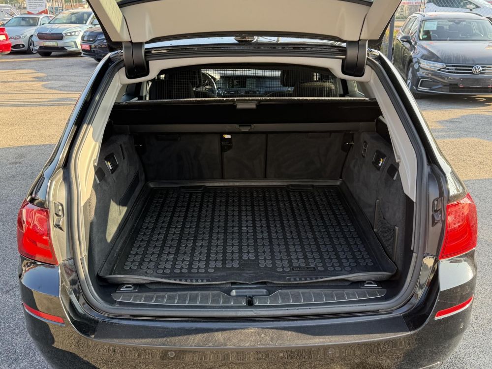 BMW 525d xDrive Touring (Automata) Xenon Tempomat Ülésfűtés PDC Navi Vezérlés cserélve!