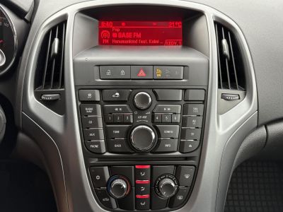OPEL ASTRA J 1.4 T Selection M.o.-i. Klíma Tempomat Bluetooth