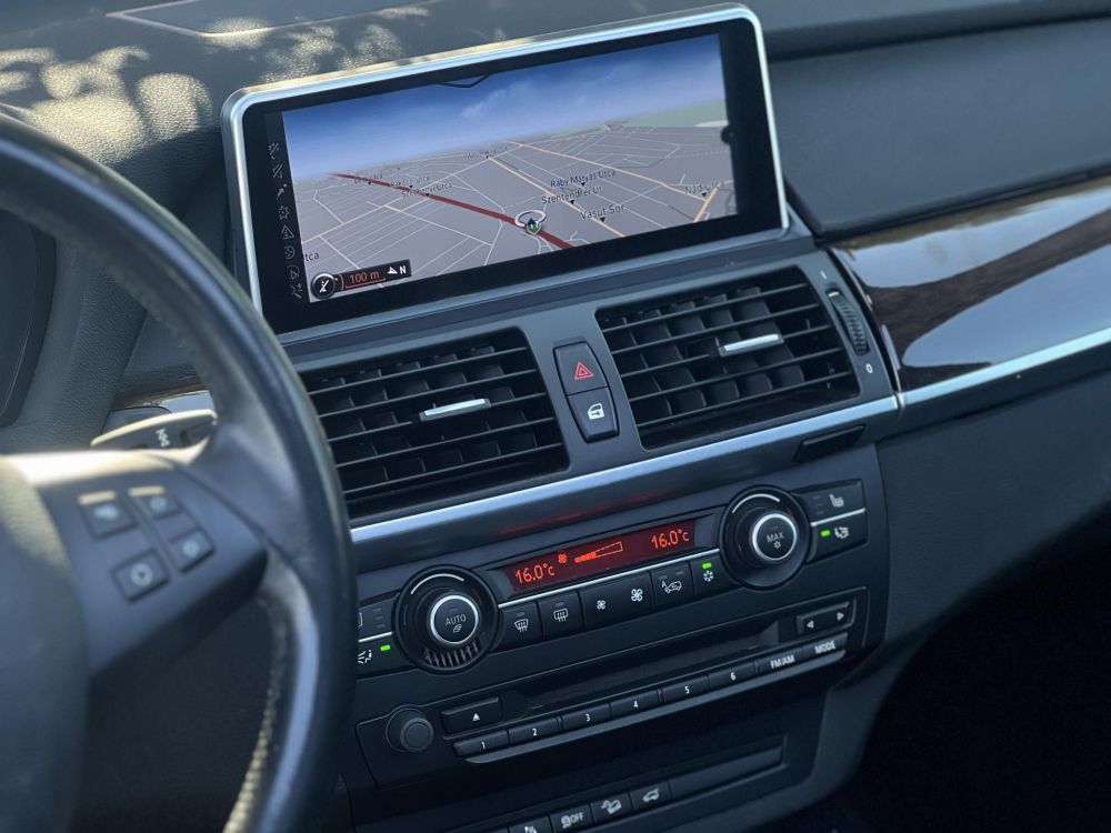 BMW X5 xDrive35i (Automata) Carplay Memóriás ülések Panoráma tető Téli-nyári felnigarnitúrával