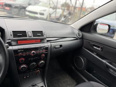 MAZDA 3 Sport 1.6 TE Digitklíma Ülésfűtés 4xelablak Téli-nyári gumi Rendszeresen karbantartott!