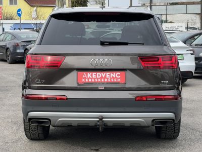AUDI Q7 3.0 V6 TDI quattro Tiptronic ic M.o.i. 1.tul. rendszeresen karbantartott. vezérlés cserélve!