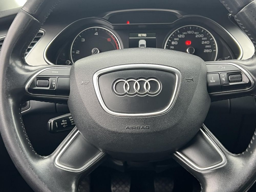 AUDI A4 2.0 TDi Klíma Tempomat Bluetooth 142e km!